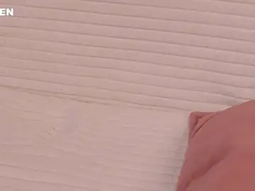 Stripchat Free Porn Cam of hlopushkahouse