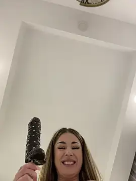 Stripchat Sex Cam of IsabellaEtthan