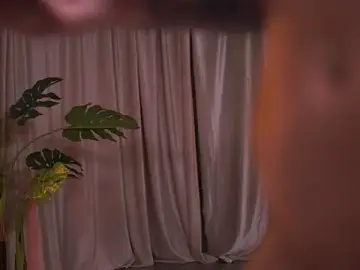 Stripchat Live Sex Cam of NatyDesiree