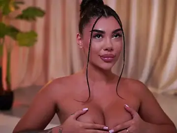 Stripchat Sex Cam of NatyDesiree