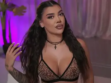Stripchat Live Sex Cam of NatyDesiree