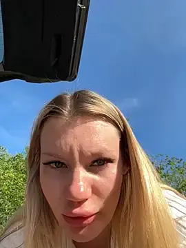 Stripchat Free Porn Cam of justmilaa