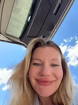 Stripchat Free Live Porn of justmilaa