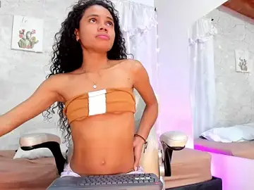 Stripchat Sex Cam of valerie_curls