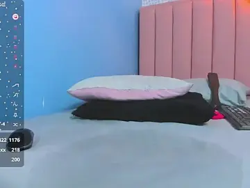 Stripchat Free Porn Cam of KAROLAGREY