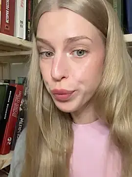 Stripchat Best Webcam of kira_mia