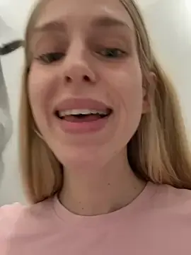 Stripchat Private Sex Chat of kira_mia