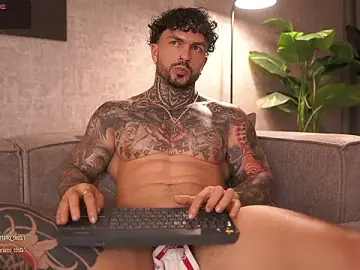 Stripchat Free Porn Cam of mariano_costa