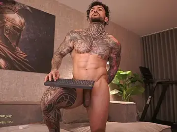 Stripchat Sex Cam of mariano_costa