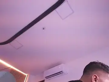 Stripchat Live Sex Cam of mister_miike