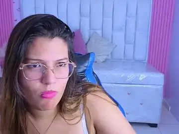 Stripchat Sex Cam of lucero_s1