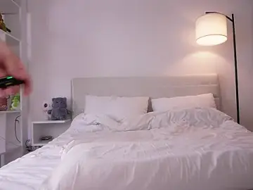 Stripchat Live Sex Cam of yourlittlesunrise_