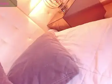 Stripchat Live Sex Cam of NadiaOrtiz