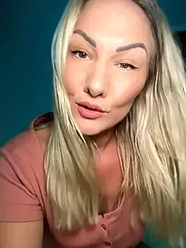 Stripchat Free Live Porn of NastyMilf_