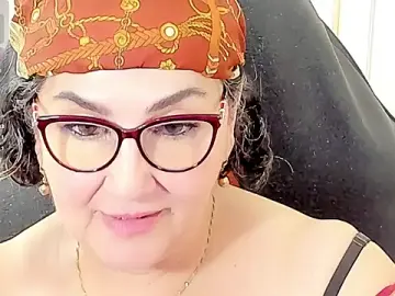 Stripchat Live Sex of cataleya_mom