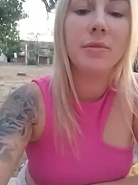 Stripchat Free Porn Cam of evil_kitty