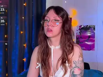 Stripchat Best live sex cam show of ViolettMo0n