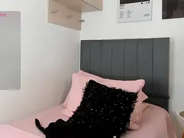 Stripchat Nude Webcam of hollyprincess_2