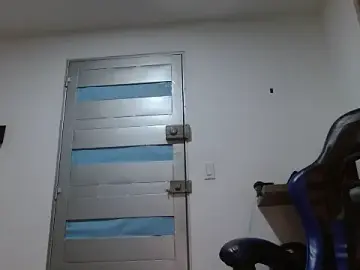 Stripchat Sex Cam of SexyBoy-Bigclit