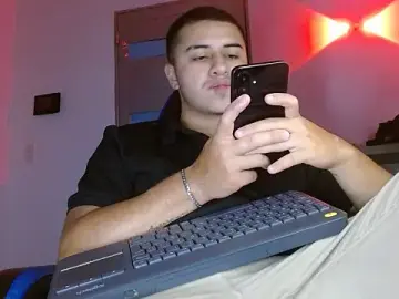 Stripchat Live Sex of SexyBoy-Bigclit