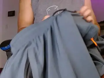 Stripchat Free Porn Cam of SexyBoy-Bigclit