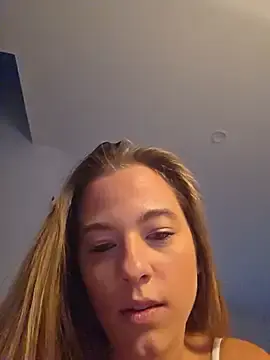 Stripchat Sex Cam of Luna_Lynn