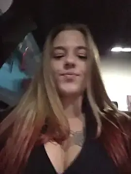 Stripchat Adult Webcam of Luna_Lynn