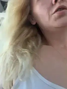 Stripchat Free Live Porn of Secret_Ladyx