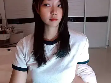 Stripchat Nude Webcam of Miu1_girl