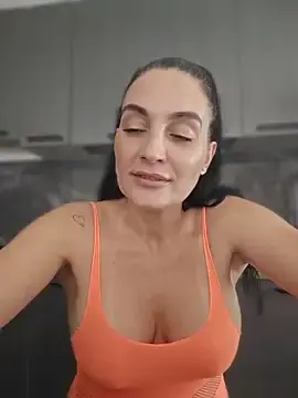 Stripchat Live Sex Cam of AnaFoxxy