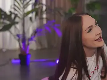 Stripchat Free Porn Cam of HotBustyBabeX