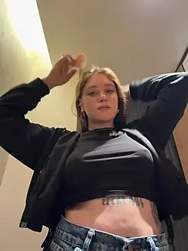 Stripchat Watch Live Sex Cams of lucy-joy