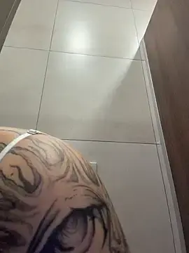 Stripchat Live Sex Cam of lucy-joy