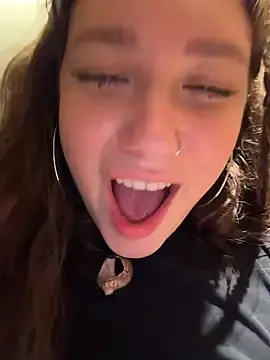 Stripchat Sex Cam of lucy-joy