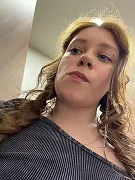Stripchat Free Porn Cam of lucy-joy