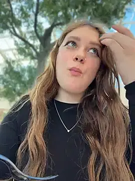 Stripchat Free Porn Cam of lucy-joy