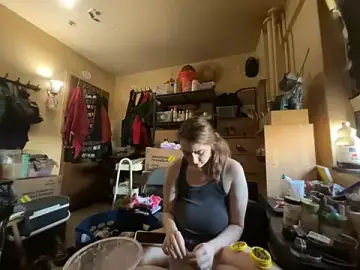 Stripchat Live Sex of Snowbunnycake_131