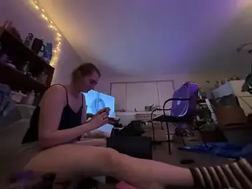 Stripchat Sex Cam of Snowbunnycake_131