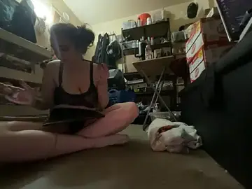 Stripchat Free Porn Cam of Snowbunnycake_131