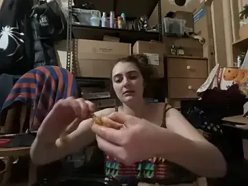 Stripchat Live Porn of Snowbunnycake_131