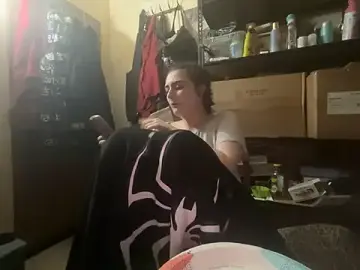 Stripchat Free Porn Cam of Snowbunnycake_131