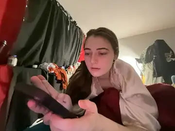 Stripchat Free Porn Cam of Snowbunnycake_131
