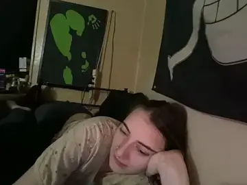 Stripchat Live Sex Cam of Snowbunnycake_131