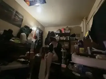 Stripchat Free Porn Cam of Snowbunnycake_131