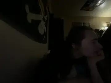 Stripchat Live Sex Cam of Snowbunnycake_131