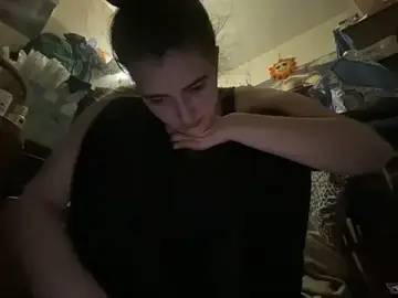 Stripchat Live Sex Cam of Snowbunnycake_131