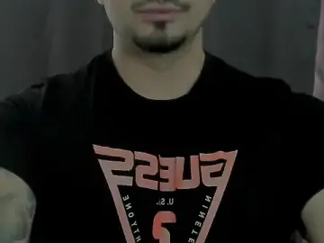 Stripchat Live Sex Cam of TONYWILSONN