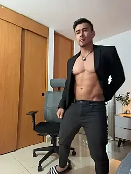 Stripchat Free Live Porn of Chris_Clarck