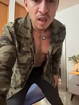 Stripchat Live Sex Cam of Chris_Clarck