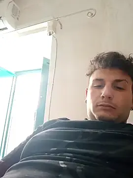 Stripchat Watch Live Sex Cams of Italianobull02